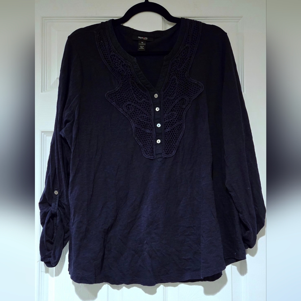 ✨️Navy Blue 3/4 Sleeve Top With Front Detail - Picture 2 of 5